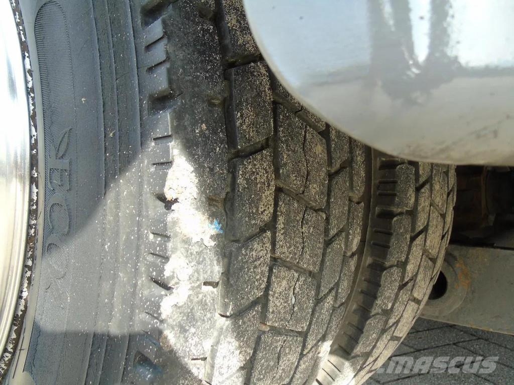 Mercedes-Benz Atego 1218 + euro 5 + lift Samochody ciężarowe ze skrzynią zamkniętą