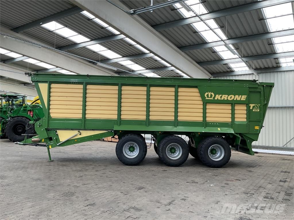 Krone TX 560 معدات التعامل مع المواد ووضعها