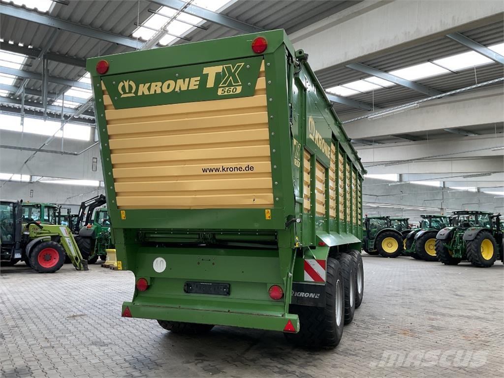 Krone TX 560 معدات التعامل مع المواد ووضعها