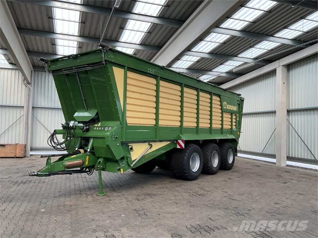 Krone TX 560 معدات التعامل مع المواد ووضعها