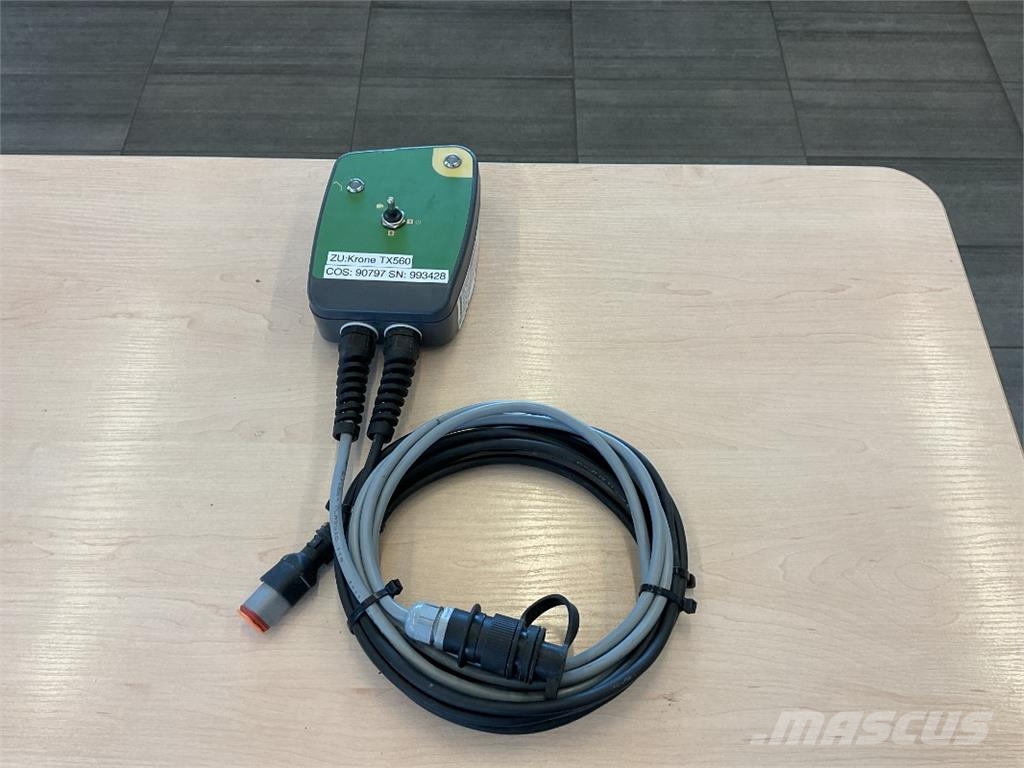 Krone TX 560 معدات التعامل مع المواد ووضعها