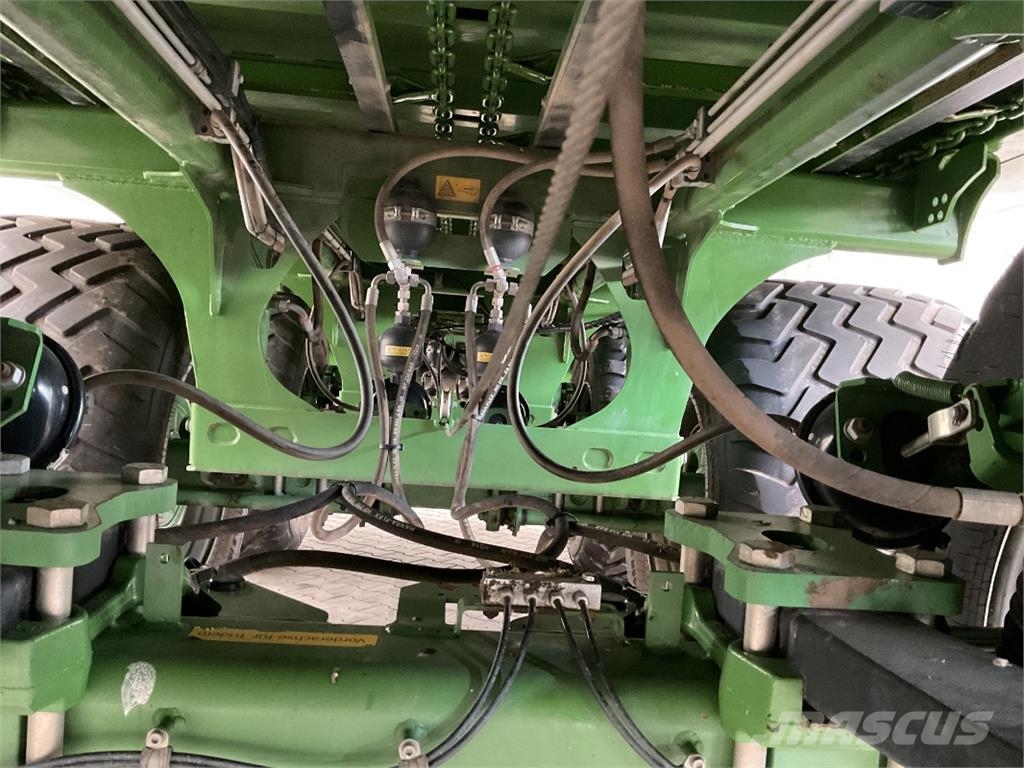 Krone TX 560 معدات التعامل مع المواد ووضعها