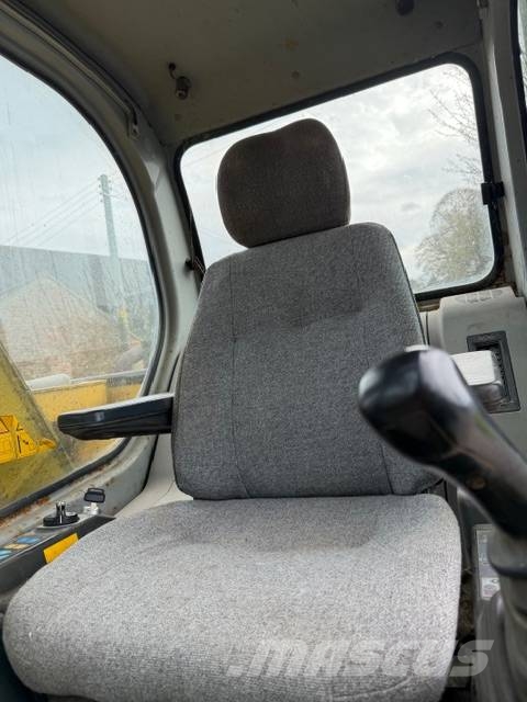New Holland E 70 SR Midigraafmachines 7t - 12t