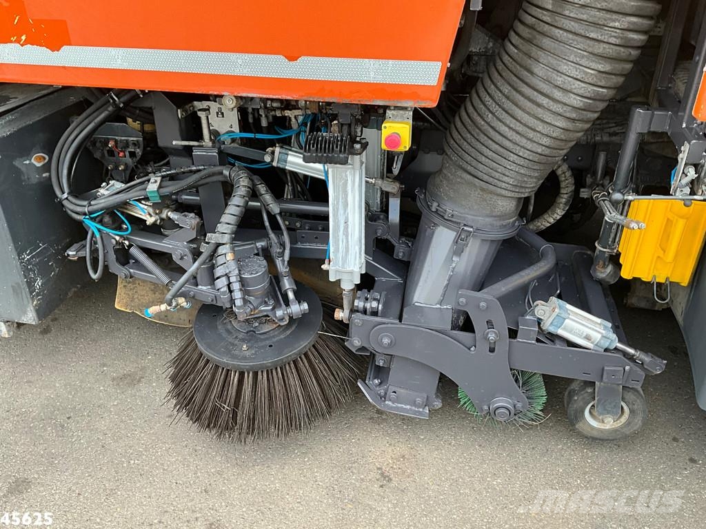 MAN TGS 18.440 Euro 6 Beam S9000 Wegdekreiniger links Sweeper trucks