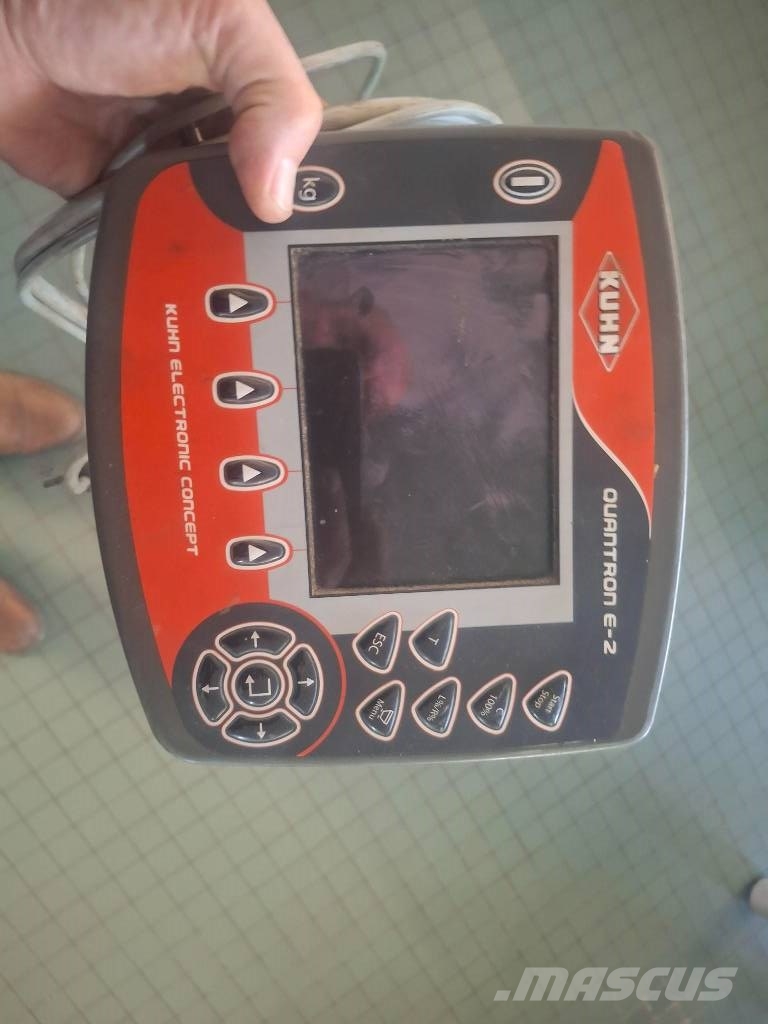 Kuhn AXIS 20.1 W Διαστρωτήρες ανοργάνων