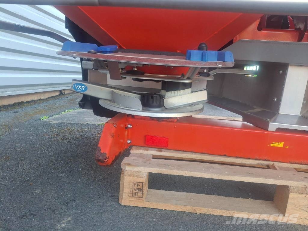 Kuhn AXIS 20.1 W Διαστρωτήρες ανοργάνων