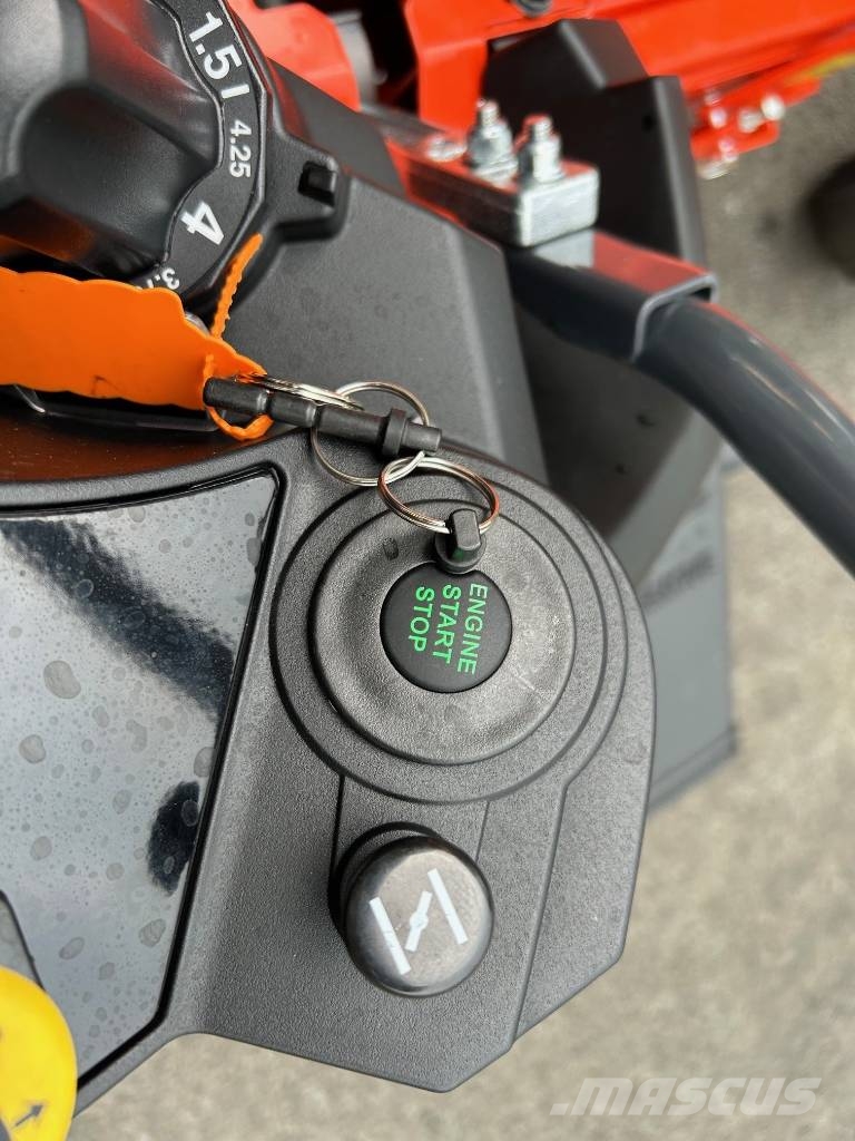 Kubota Z2 481 Riding mowers