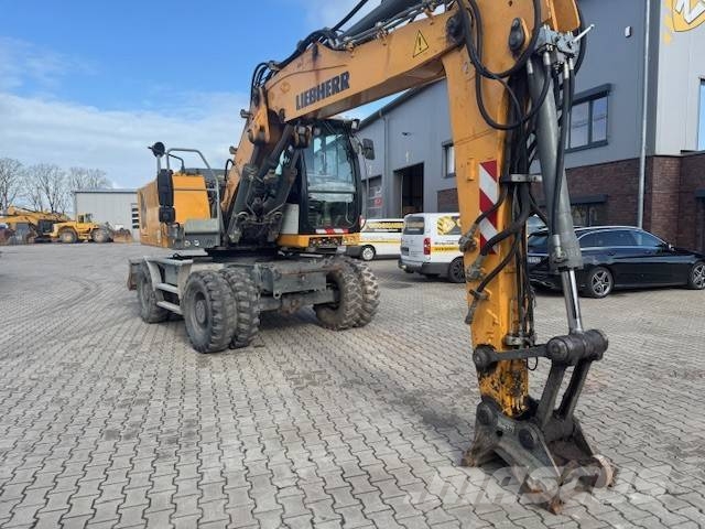 Liebherr A 916 Wheeled excavators