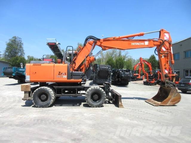 Hitachi ZX 160 W Gumikerekes kotrók