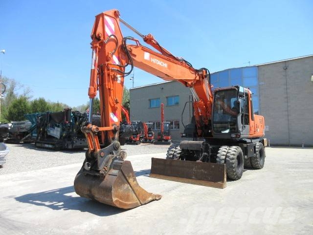 Hitachi ZX 160 W Gumikerekes kotrók
