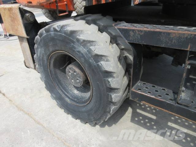 Hitachi ZX 160 W Gumikerekes kotrók