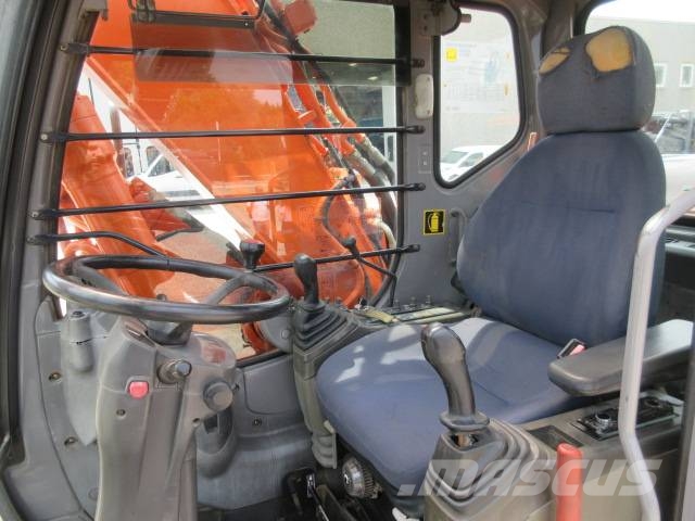 Hitachi ZX 160 W Gumikerekes kotrók