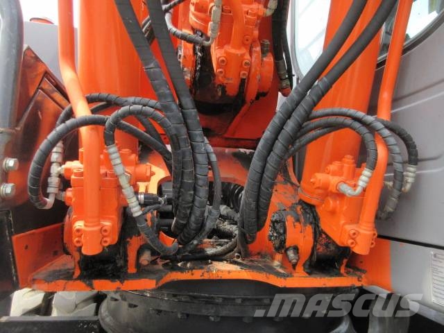 Hitachi ZX 160 W Gumikerekes kotrók