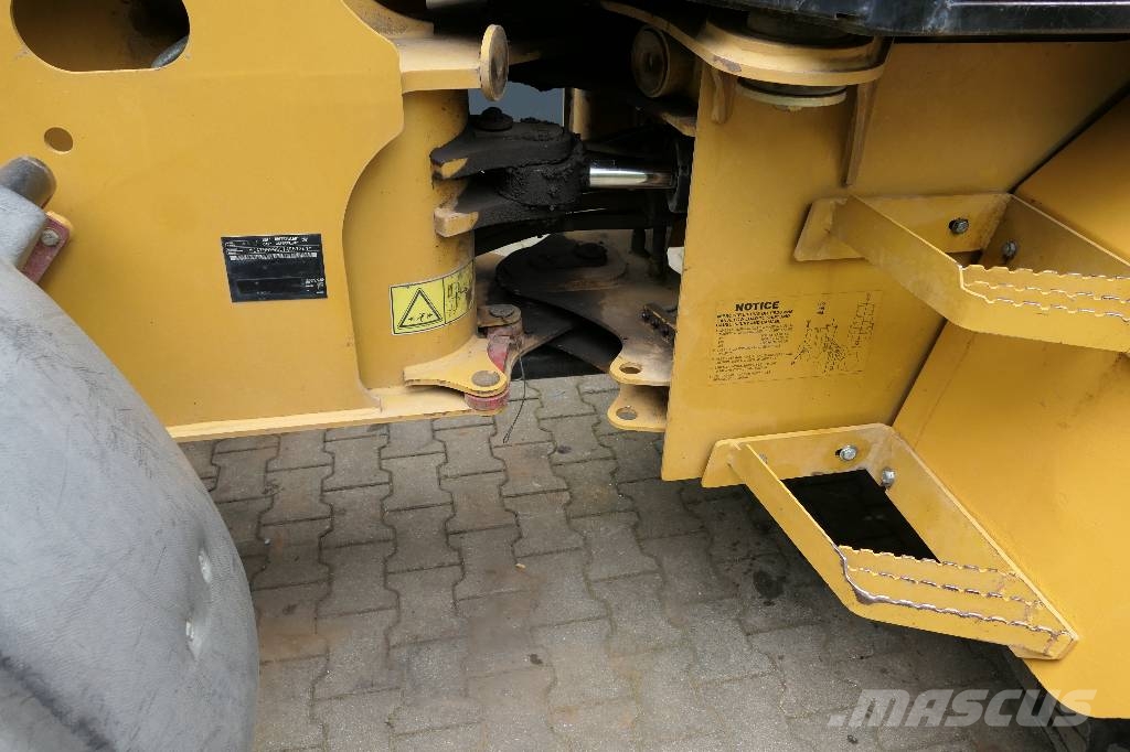 CAT 908 Radlader