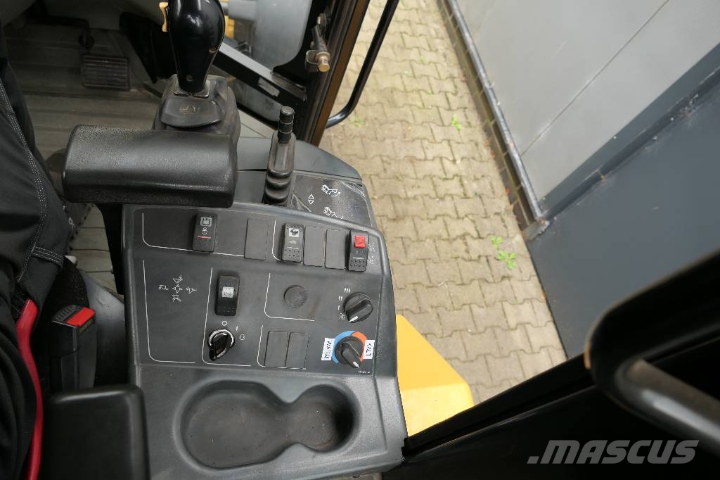 CAT 908 Radlader