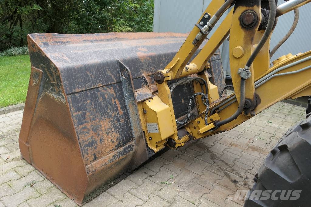 CAT 908 Radlader