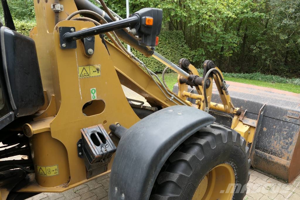 CAT 908 Radlader