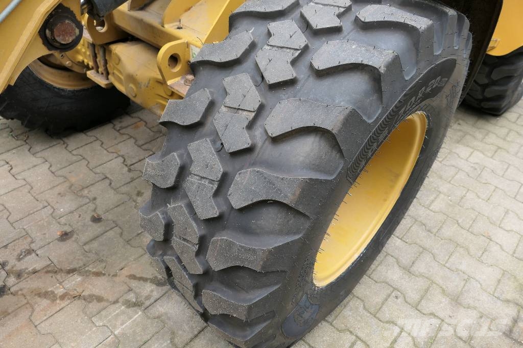 CAT 908 Radlader