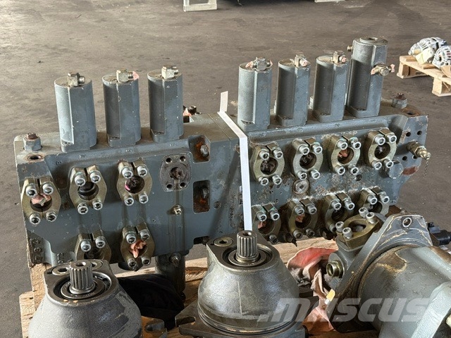 Liebherr R 954 B USED HYDRAULIC BLOCK Гидравлическая система