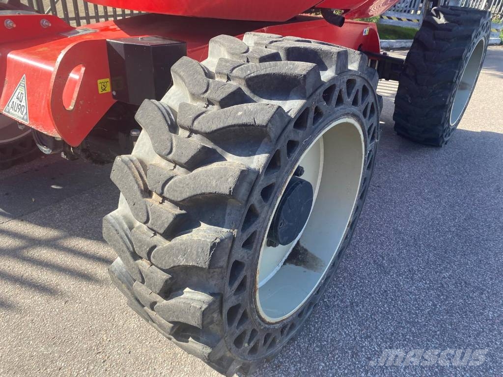 Manitou 200 ATJ Articulated boom lifts