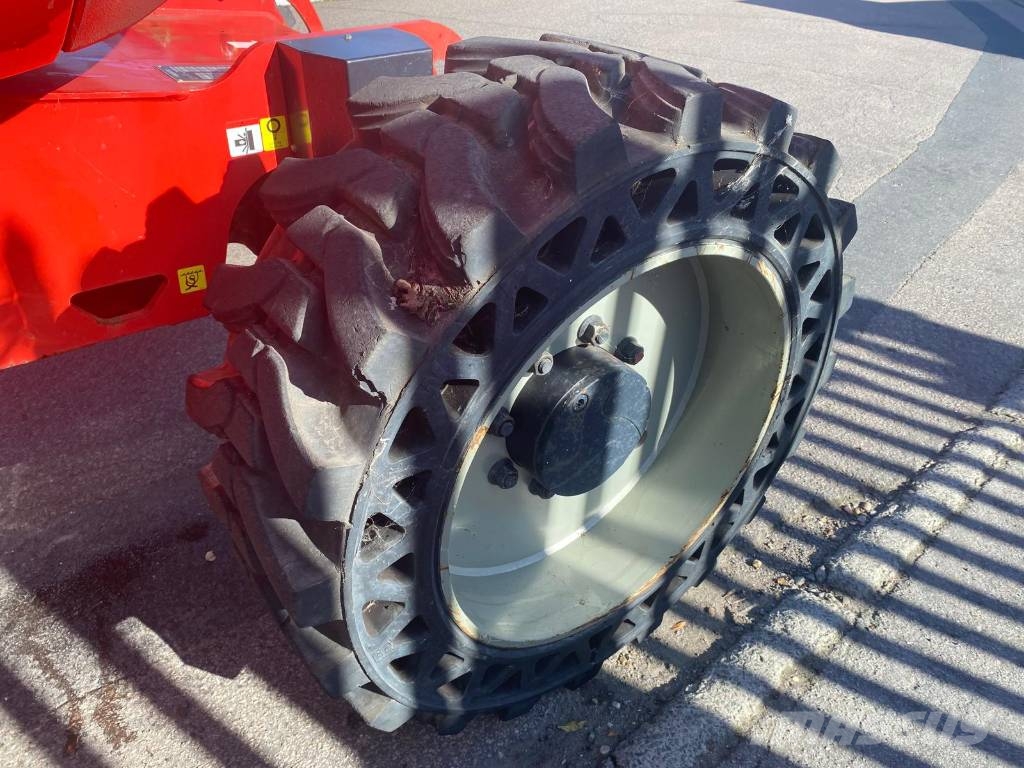 Manitou 200 ATJ Articulated boom lifts