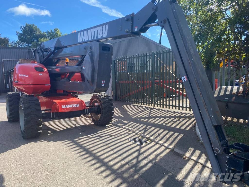Manitou 200 ATJ Articulated boom lifts