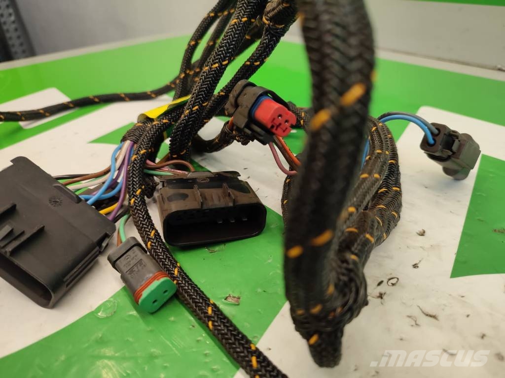 CAT 387-6546 CAT 420 Gearbox Wiring Harness Sähkö ja elektroniikka