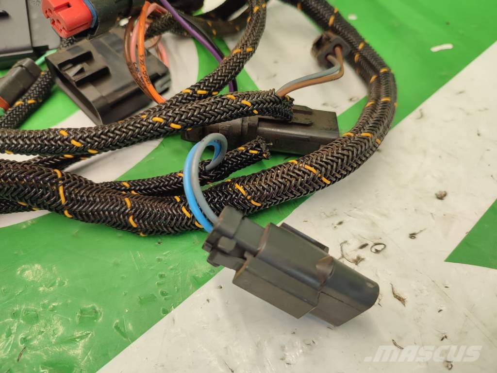 CAT 387-6546 CAT 420 Gearbox Wiring Harness Sähkö ja elektroniikka