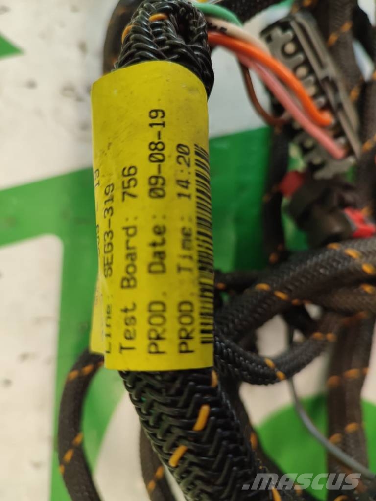CAT 387-6546 CAT 420 Gearbox Wiring Harness Sähkö ja elektroniikka