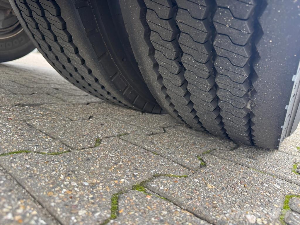 Krone City / Schuifzeil-Dak / 2500kg Laadklep / Stuur-as Schuifzeilen