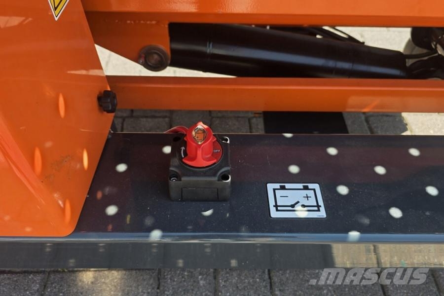 JLG Power Tower PUSH AROUND, 5.10m Working Height, Own Kĺbové plošiny