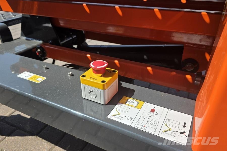 JLG Power Tower PUSH AROUND, 5.10m Working Height, Own Kĺbové plošiny
