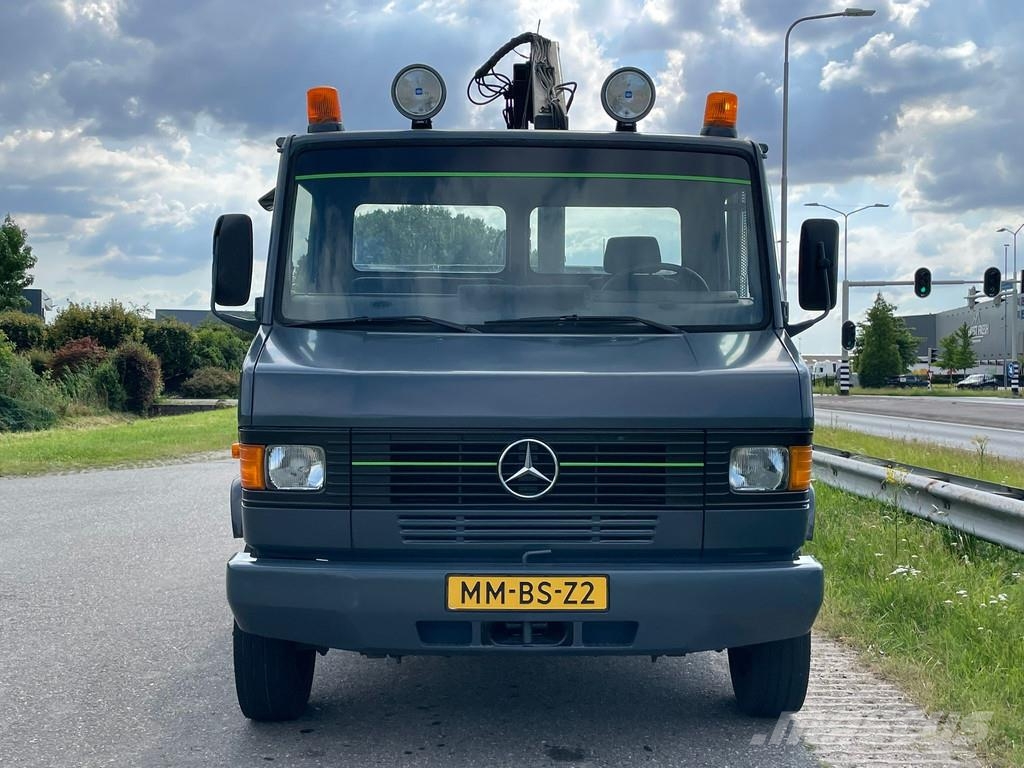 Mercedes-Benz 4x2 809D شاحنات أخرى