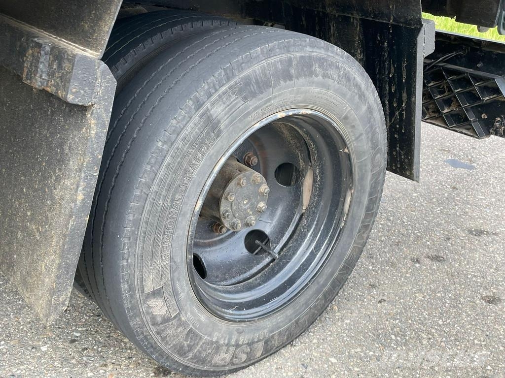 Mercedes-Benz 4x2 809D شاحنات أخرى