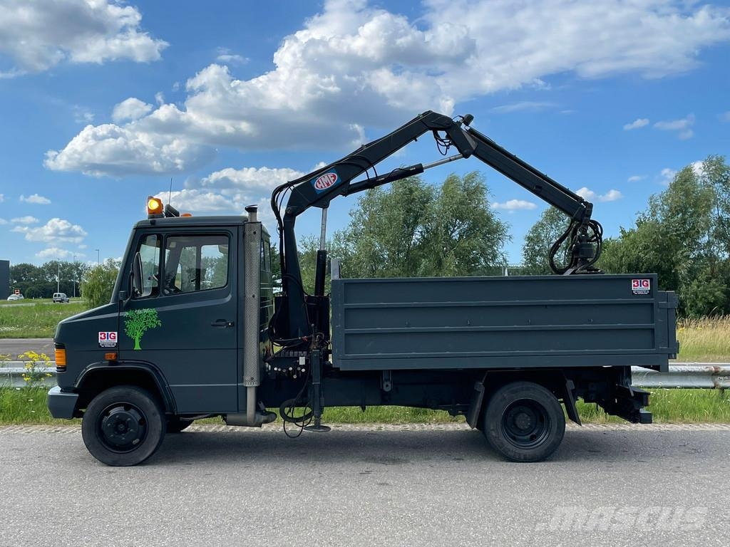 Mercedes-Benz 4x2 809D شاحنات أخرى