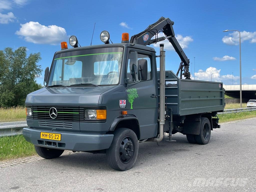 Mercedes-Benz 4x2 809D شاحنات أخرى