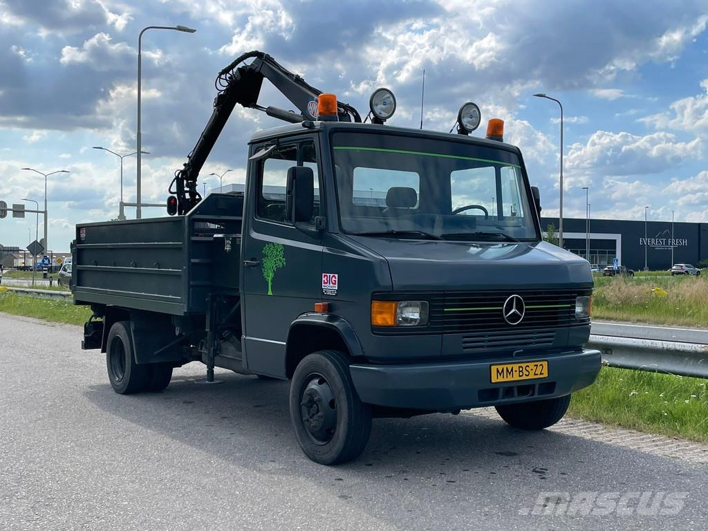 Mercedes-Benz 4x2 809D شاحنات أخرى