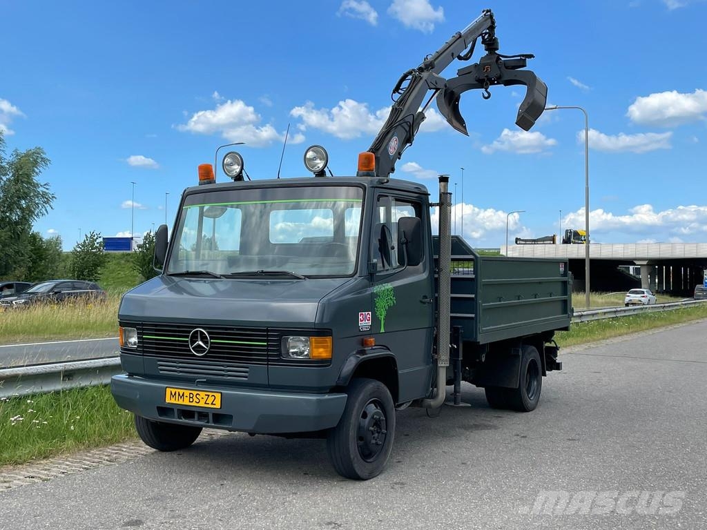Mercedes-Benz 4x2 809D شاحنات أخرى