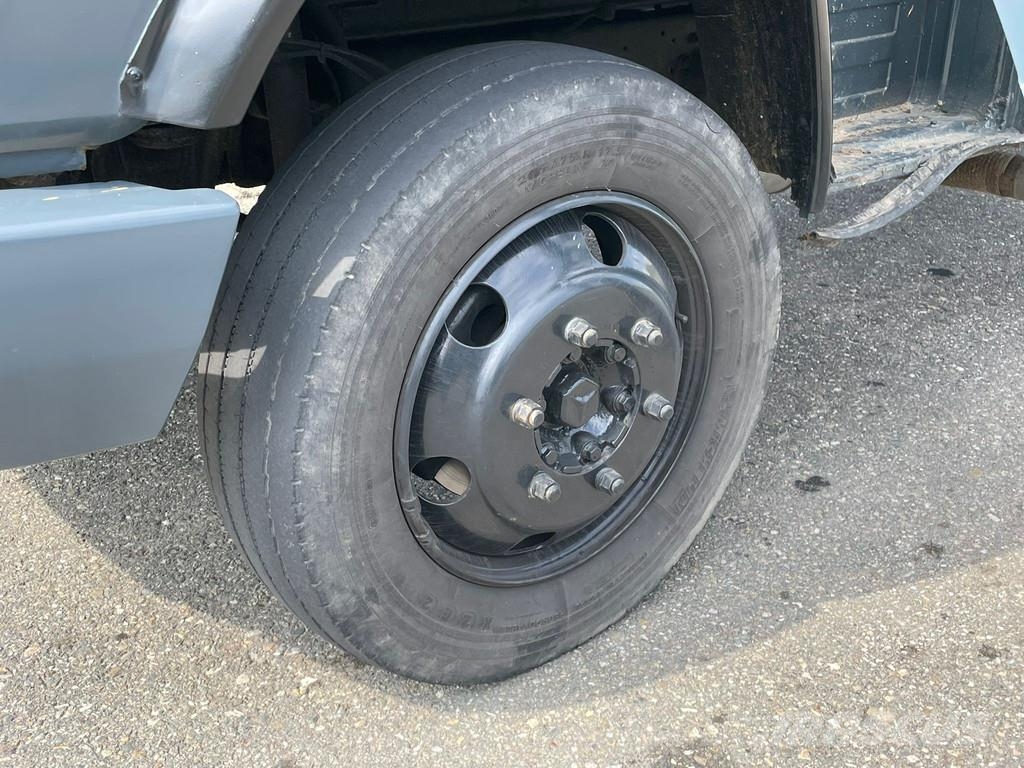 Mercedes-Benz 4x2 809D شاحنات أخرى