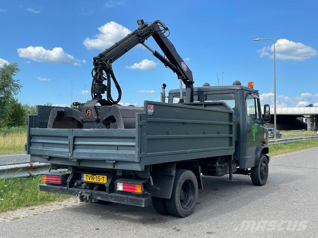 Mercedes-Benz 4x2 809D شاحنات أخرى