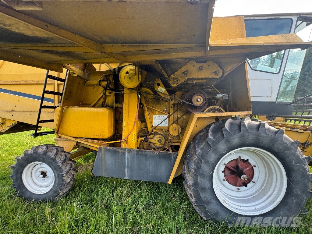 Sampo-Rosenlew 2055 Combine harvesters