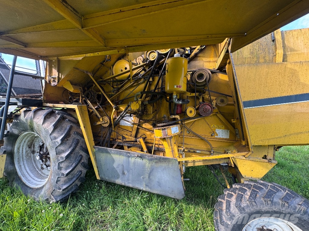 Sampo-Rosenlew 2055 Combine harvesters