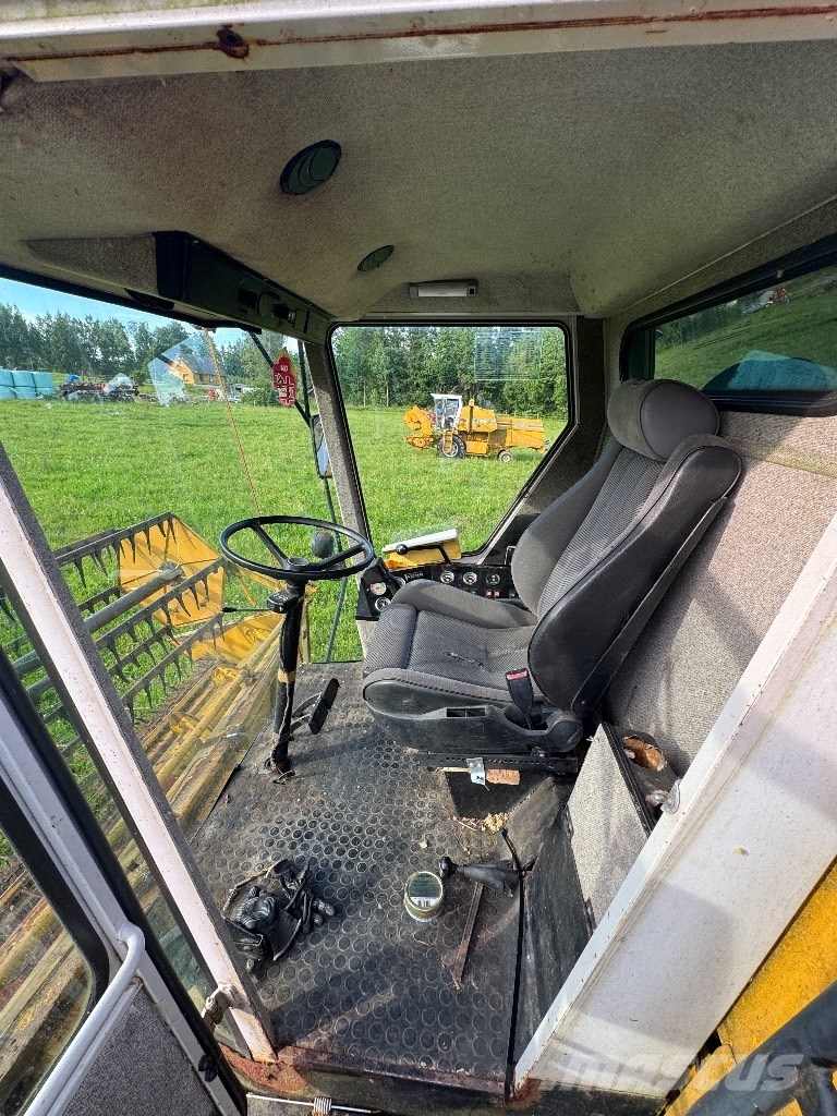 Sampo-Rosenlew 2055 Combine harvesters