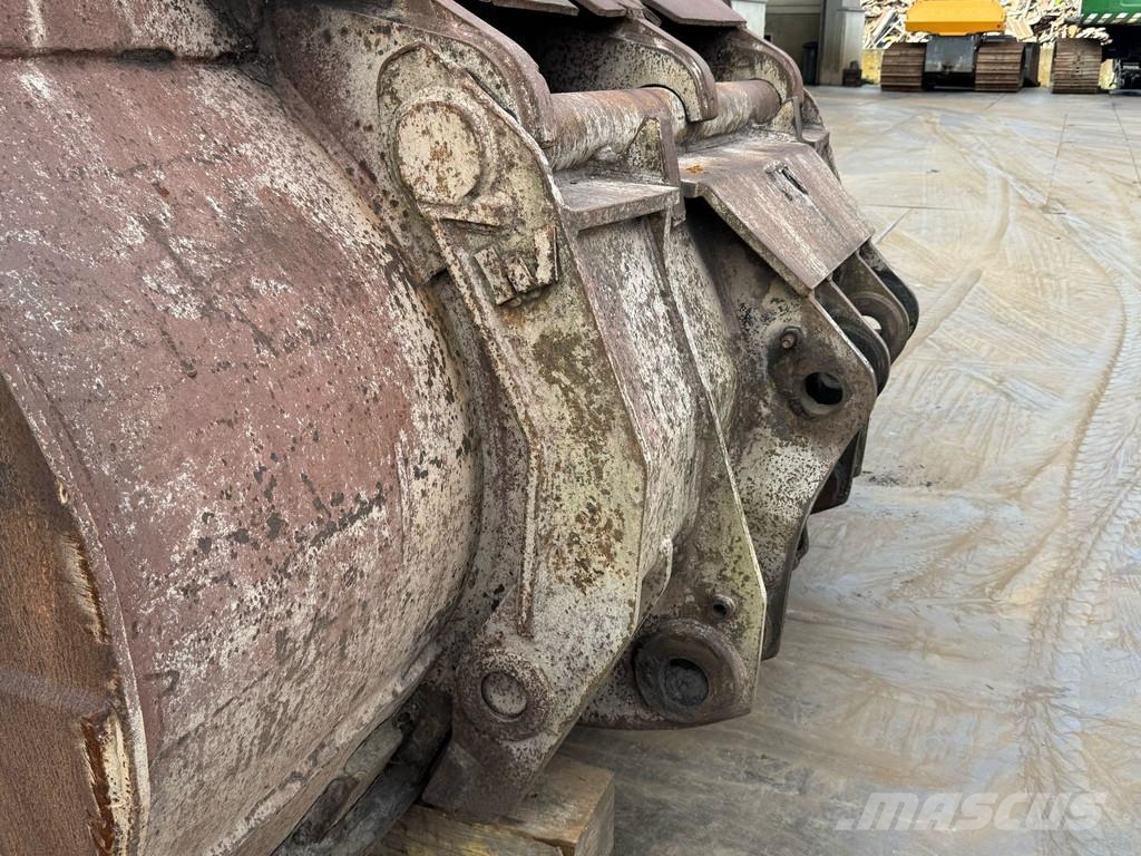 CAT 980 Buckets