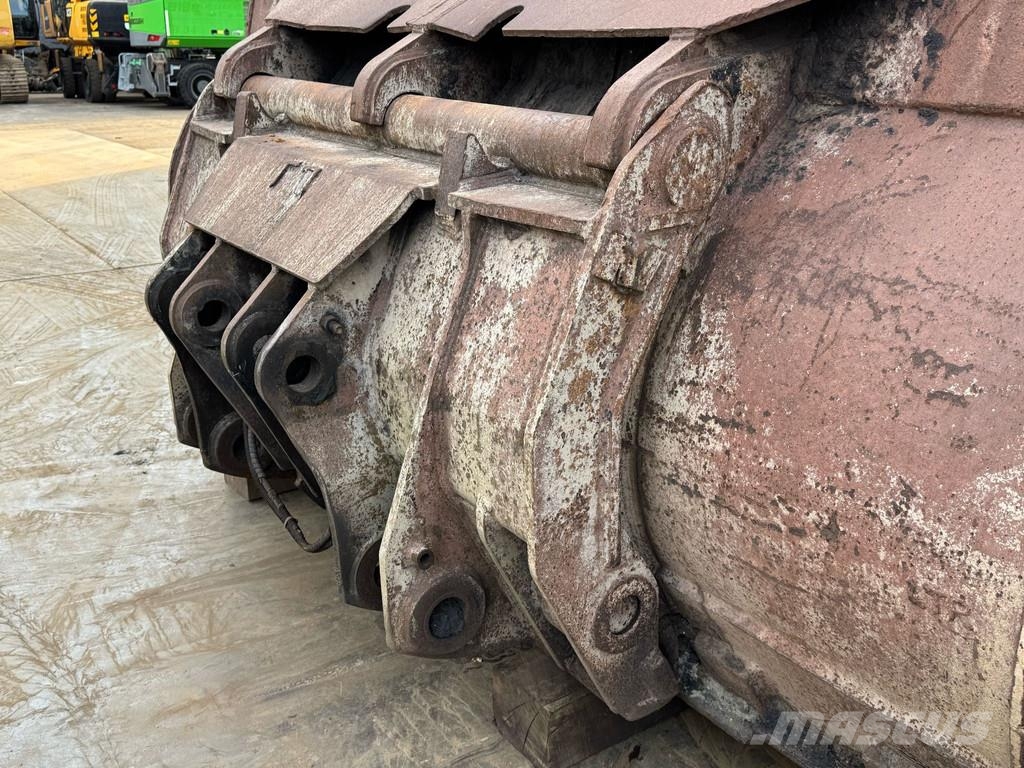 CAT 980 Buckets