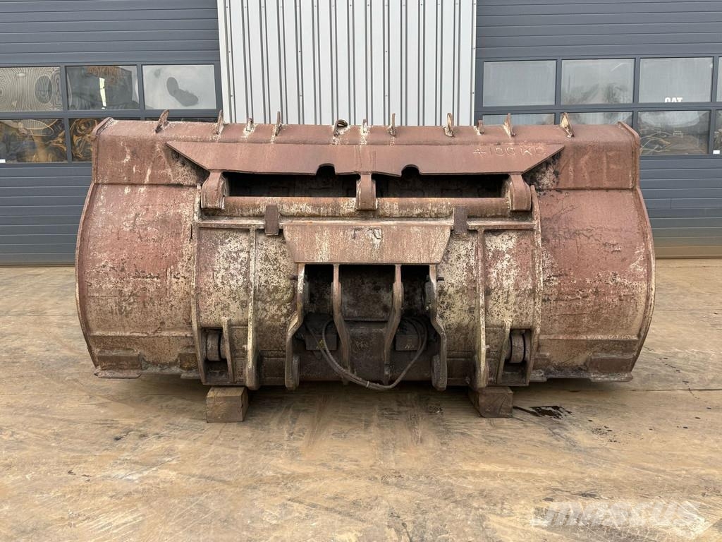 CAT 980 Buckets