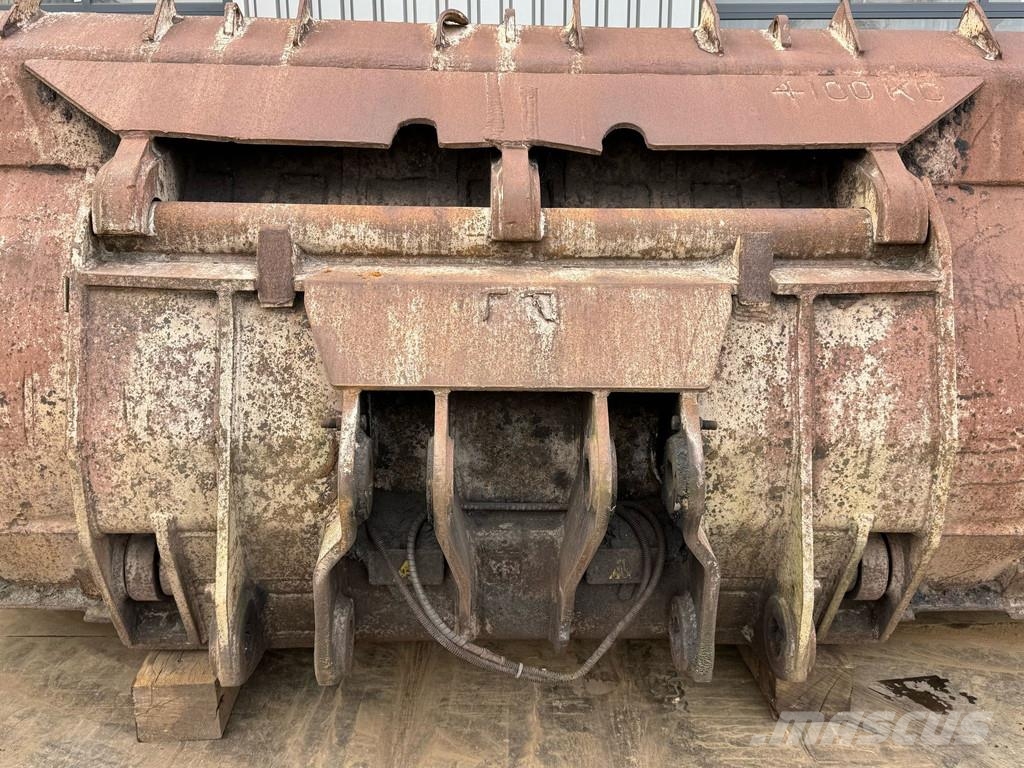 CAT 980 Buckets
