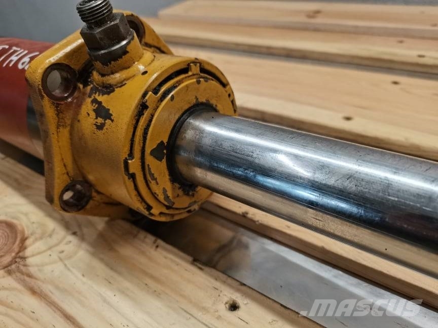 CAT TH 82 {steering piston} Šasija un piekare