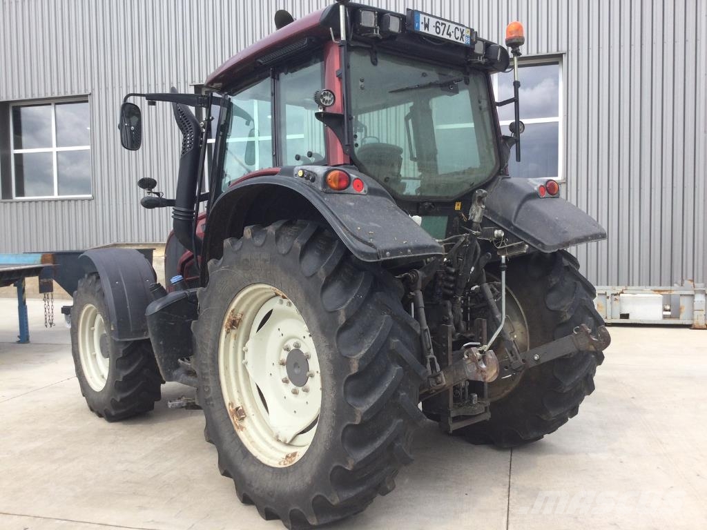 Valtra N123 Traktorok