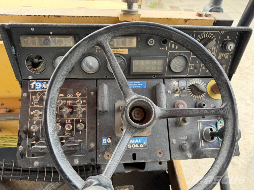 Dynapac F121-4W (VB 805 TV) Asfaltsläggningsmaskiner